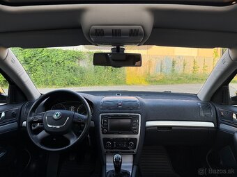 Škoda Octavia Combi 2.0 TDI CR Elegance - 14