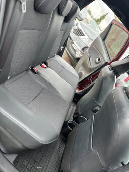 Toyota Yaris 1.5 Hybrid e-CVT - 14