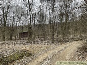 Rozsiahly pozemok s chatkou na okraji Slovenského krasu s - 14