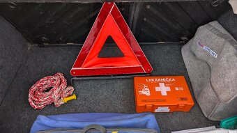 Peugeot 206  hatchback 1.4 benzín r.v.2006 - 14