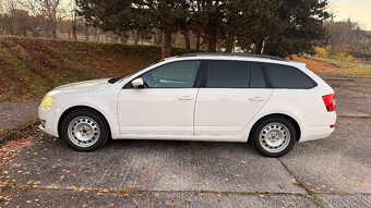 Škoda Octavia Combi 1,6 TDi Elegance - 14