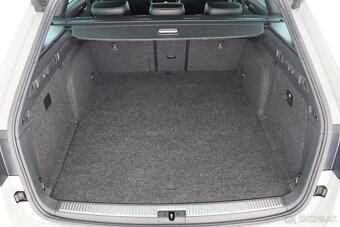 ŠKODA SUPERB COMBI SPORTLINE 1.4TSI iV DSG MATRIX-LED - 14