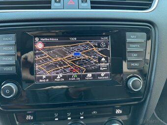 Škoda Octavia Combi 2.0 TDI EleganceStyle DSG - 14