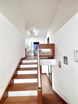 Ponúkame Vám na predaj poschodový rodinný dom v Nesvadoch - 14