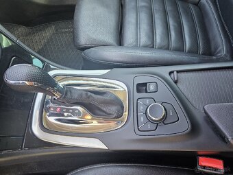 Opel Insignia Sportstourer 2.0 diesel 128 kW - 14