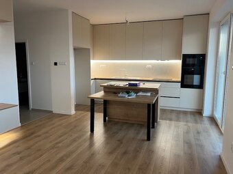 na prenájom 3 izb. byt, Geologická ul. - 14