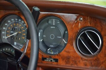 Rolls-Royce Corniche - 14