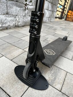 Kolobežka freestyle STRIKER GRAVIS L black - 14