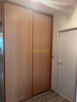 Moderný 2 izbový byt na Južnej ulici, klimatizácia, stačí sa - 14