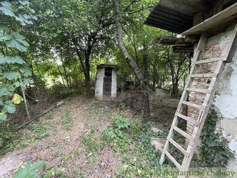 Viničný domček obklopený prírodou neďaleko Nitry, v obci B - 14