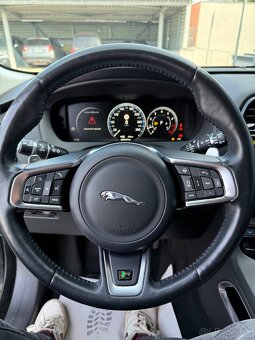 Jaguar F-Pace R-Sport 4x4 2.0benzin 184kW Racing-green - 14