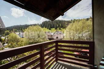 PREDAJ: Zariadený dom so 4 apartmánmi na okraji Muránskej pl - 14
