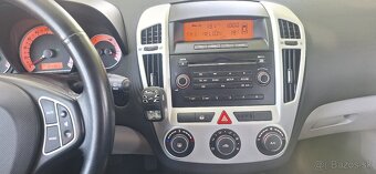 Kia ceed 1,6 benzín r.v. 4/2007 AUTOMAT - 14