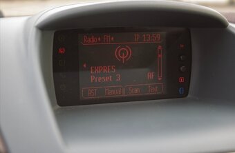 Ford Fiesta 1.6 TDCi 70 kW - 14