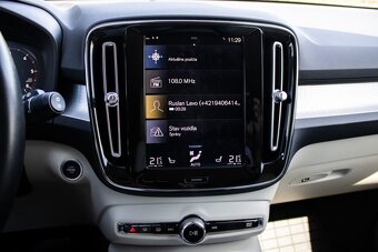 Volvo XC40 D4 Momentum (2018) - 14