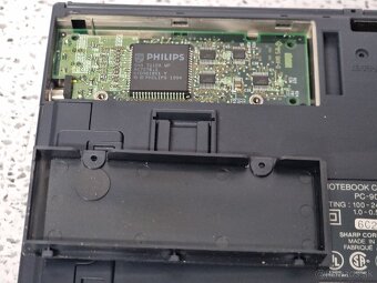 # SHARP PC-9080 starý laptop/notebook - 14