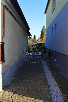 REZERVOVANÉ: Praktický 4izbový rodinný dom na pozemku 566m2  - 14