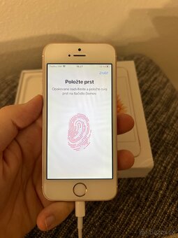 Apple iPhone SE 2016 32GB Rose Gold - 14
