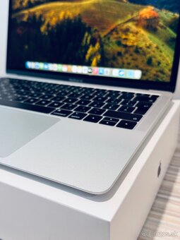 Macbook Air 13” i5 1,6GHz, 256GB SSD, 8GB RAM, top stav - 14