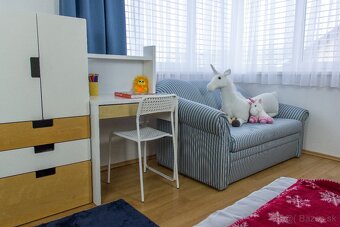 Dom s bazénom, dvojgarážou, veľkou terasou pri Žiline - 14