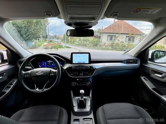 Ford Kuga 2.0 Ecoblue Bohata výbava TITANIUM - 14