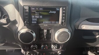 Jeep Wrangler 3.6L V6 VVT Rubicon A/T - 14