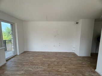 LUXUSNÝ 2-IZBOVÝ BYT PEZINOK - 14