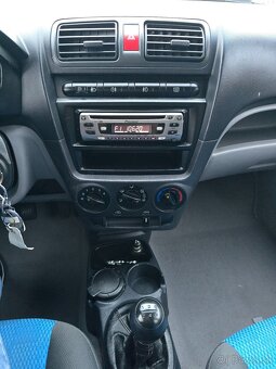 Predám Kia Picanto 1.0 benzín 2005 45kw - 14