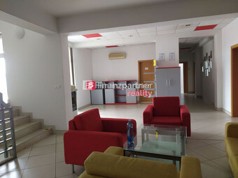 Obchodno-administratívny objekt s veľkým skladovým priestoro - 14