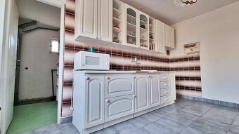 Zaujímavý 5-izbový rodinný dom s garážou,  Seňa - 14