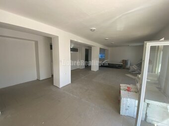 Na prenájom rôzne lukratívne komerčné priestory v multifunkč - 14