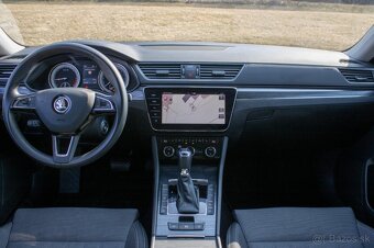 Škoda Superb Combi 2.0TDI DSG automat - 14