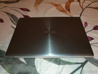 Asus ZenBook. Intel i7. 13,3 FHD dotyková. Nová baterka. - 14
