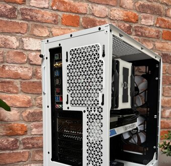 i7 13700K\32GB\RTX 4070Ti\SSD\1000W Zdroj - 14