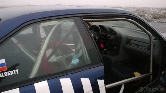 BMW 320 i rok 1993 - 14