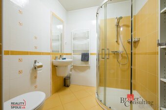 BEŠEŇOVÁ / Predaj apartmánového domu / 4 samostatné jednotky - 14