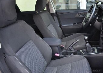 Toyota Auris 1,6I ČR KEYLESS 2xKOLA KAMERA 97 kw - 14