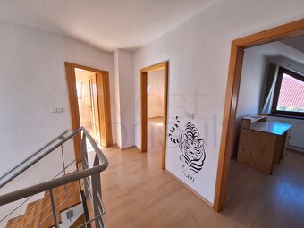 2325 NA PREDAJ V KOMÁRNE ŠESŤIZBOVÝ RODINNÝ DOM S BAZÉNOM - 14