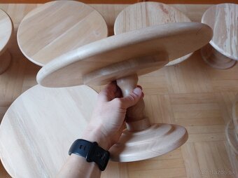 Drevený podnos na tortu, koláče, chlebíčky - 14