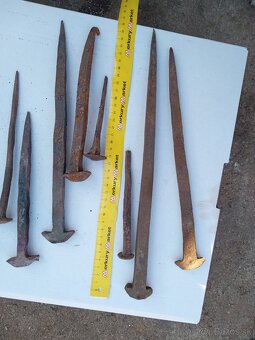 Kované klince klamre - 14