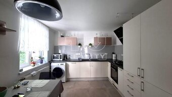 Pekný zrekonštruovaný 2 izbový byt s balkónom, dvoma... - 14