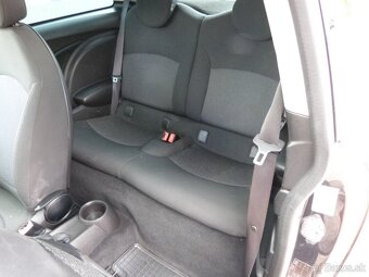 Mini One 1,4i 70kW M6 panoráma - 14