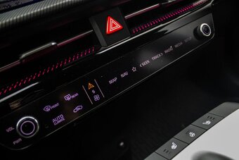 Kia EV6 77.4 kWh GT 4WD - 1. majiteľ - 14