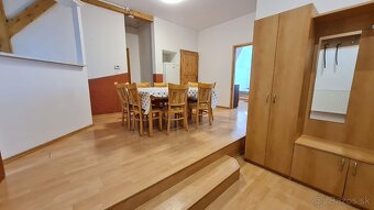 Ponúkame Vám na prenájom dve poschodia ubytovne - 14