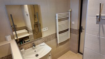 Rodinný dom s možnosťou prerábania v Bake - 14