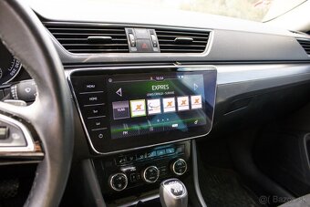 Škoda Superb Combi 2018 - 14