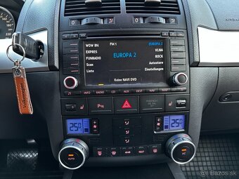 Predám Volkswagen Touareg 3,0 TDI V6 A/T - 14