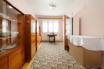 4-izbový rodinný dom s veľkým pozemkom a garážou – Borský Mi - 14