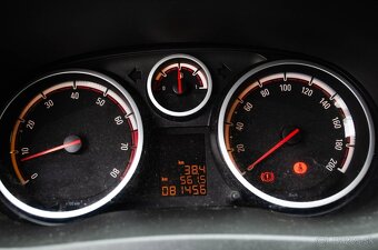 Opel Corsa 1.4 16V Cosmo - 14