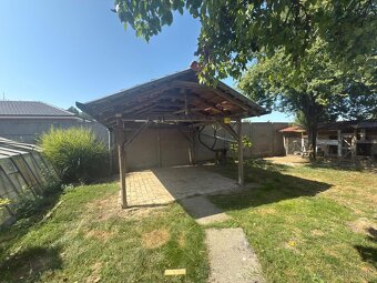 Rodinný dom v pokojnej časti Tešedíkova s veľkým pozemkom - 14